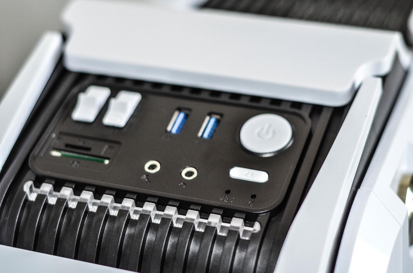 游戏悍将变形金刚3机箱,机甲变形金刚3