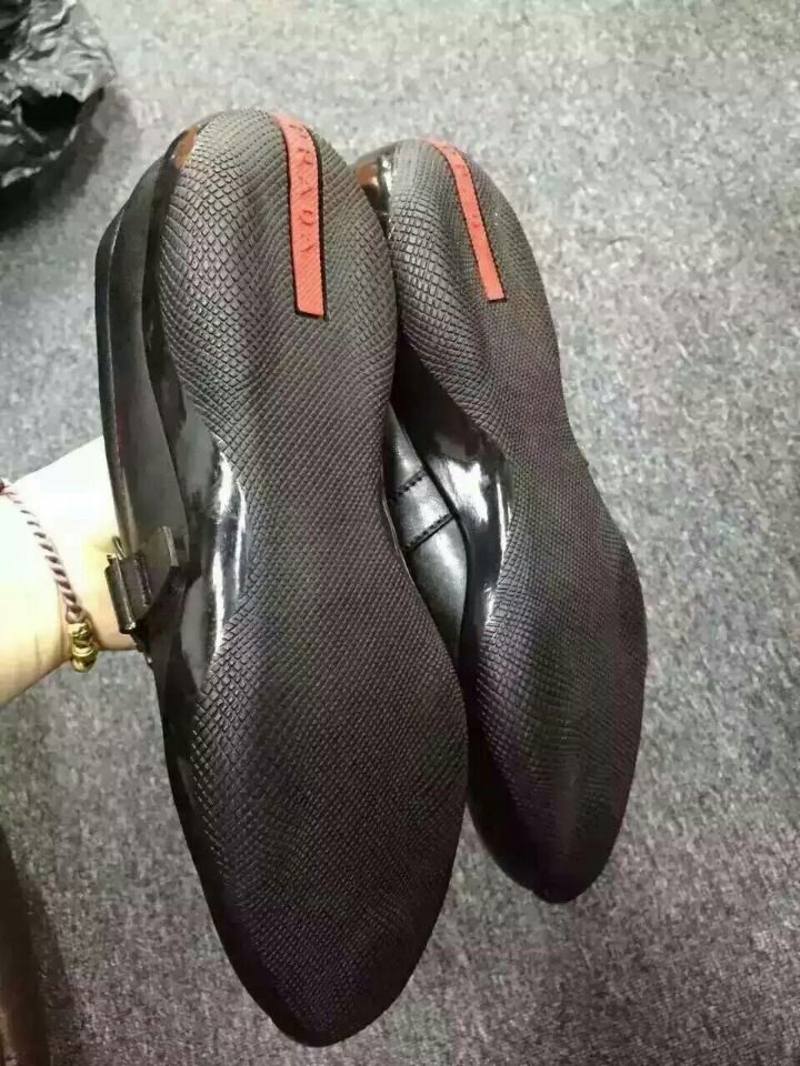 prada老款鞋 (prada意大利产运动鞋)