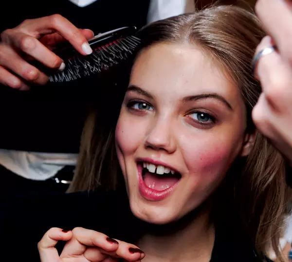 牙缝大的人漏财,牙缝变大有漏财说法吗