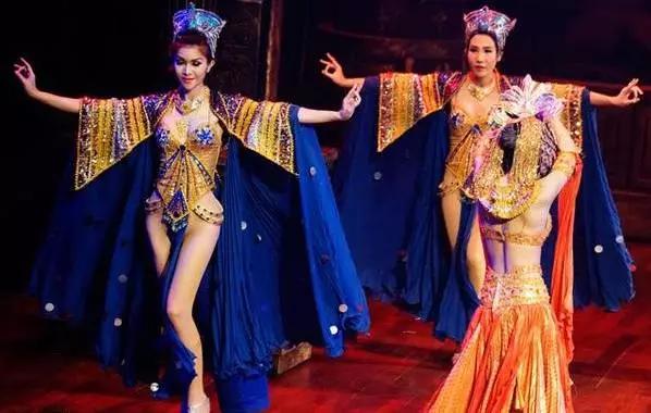 揭秘:真实的泰国人妖,昙花一现的美丽