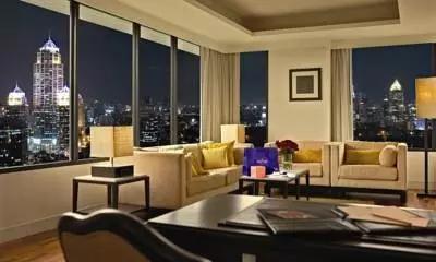 揭秘:真实的泰国人妖,昙花一现的美丽