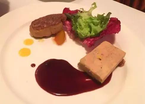 揭秘:真实的泰国人妖,昙花一现的美丽