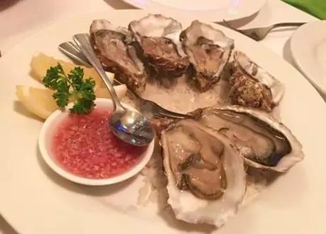 揭秘:真实的泰国人妖,昙花一现的美丽