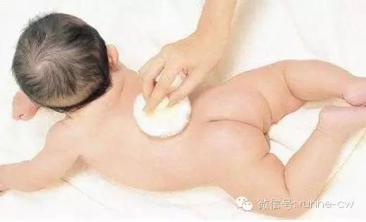 怎么快速有效的治宝宝红屁屁,宝宝突然红屁屁很严重手脚起红疹