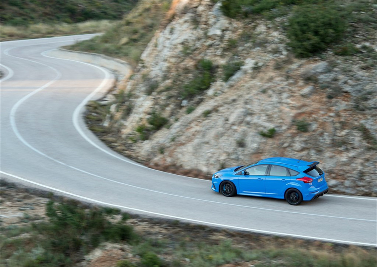 趣味钢炮,福克斯rs试驾视频