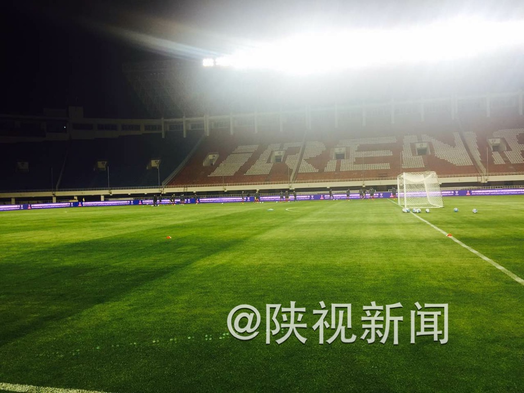 国足启程赴多哈开启12强赛,国足备战世预赛训练视频