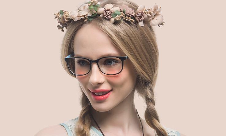 小学生眼镜镜架怎么选,配眼镜怎么选镜片和镜架的品牌