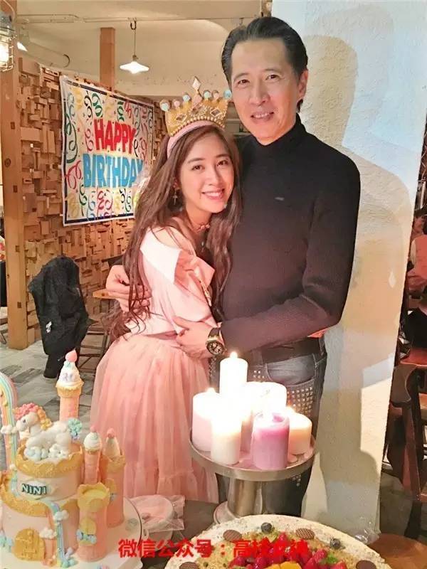 欧阳娜娜三姐妹颜值相差大,欧阳娜娜三姐妹一共几岁了