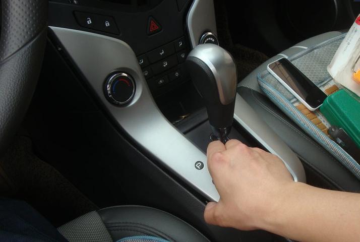 科鲁兹后备箱改自动打开,雪佛兰科鲁兹后备箱按钮改装