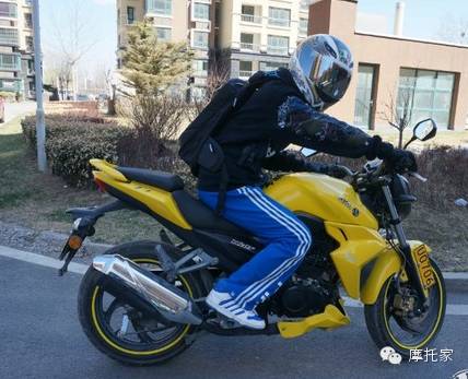 杜卡迪696摩托官方价格多少钱,哪年的杜卡迪696比较好