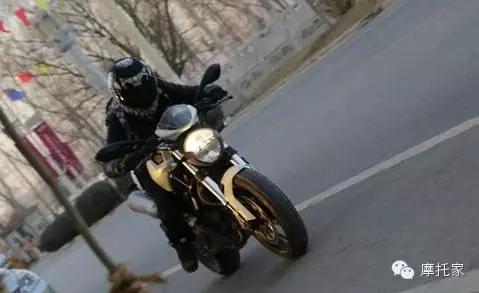 杜卡迪696摩托官方价格多少钱,哪年的杜卡迪696比较好