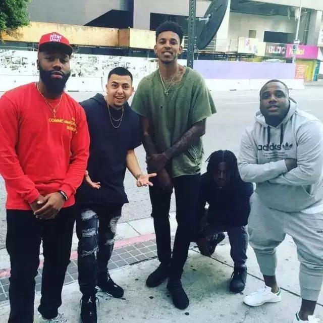 5张照片时尚潮流穿搭,50岁潮人穿搭