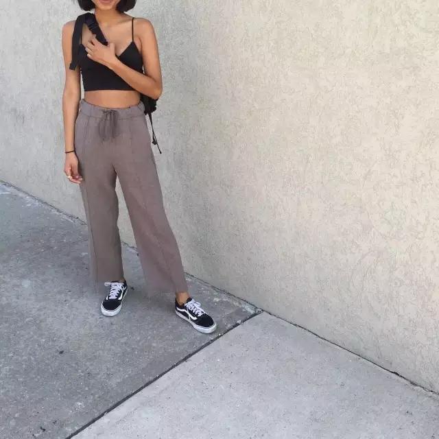 5张照片时尚潮流穿搭,50岁潮人穿搭