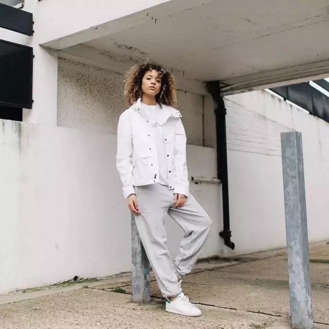 5张照片时尚潮流穿搭,50岁潮人穿搭