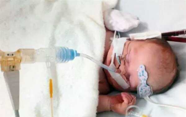 预产期开始异味什么原因,预产期到了有恶心胃难受