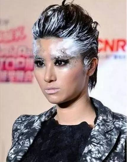 邓紫棋跨年神女造型高清图,邓紫棋2024跨年演唱会造型