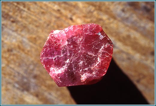 蓝宝石原矿全过程,迪拜顶级奢侈原矿宝石