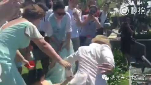 柳岩包贝尔白色礼服,柳岩包贝尔现今如何