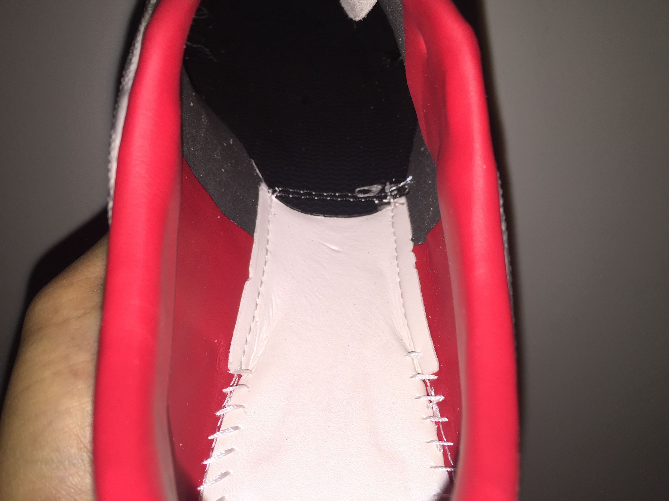 山寨足球鞋,安踏雄狮足球鞋郑智