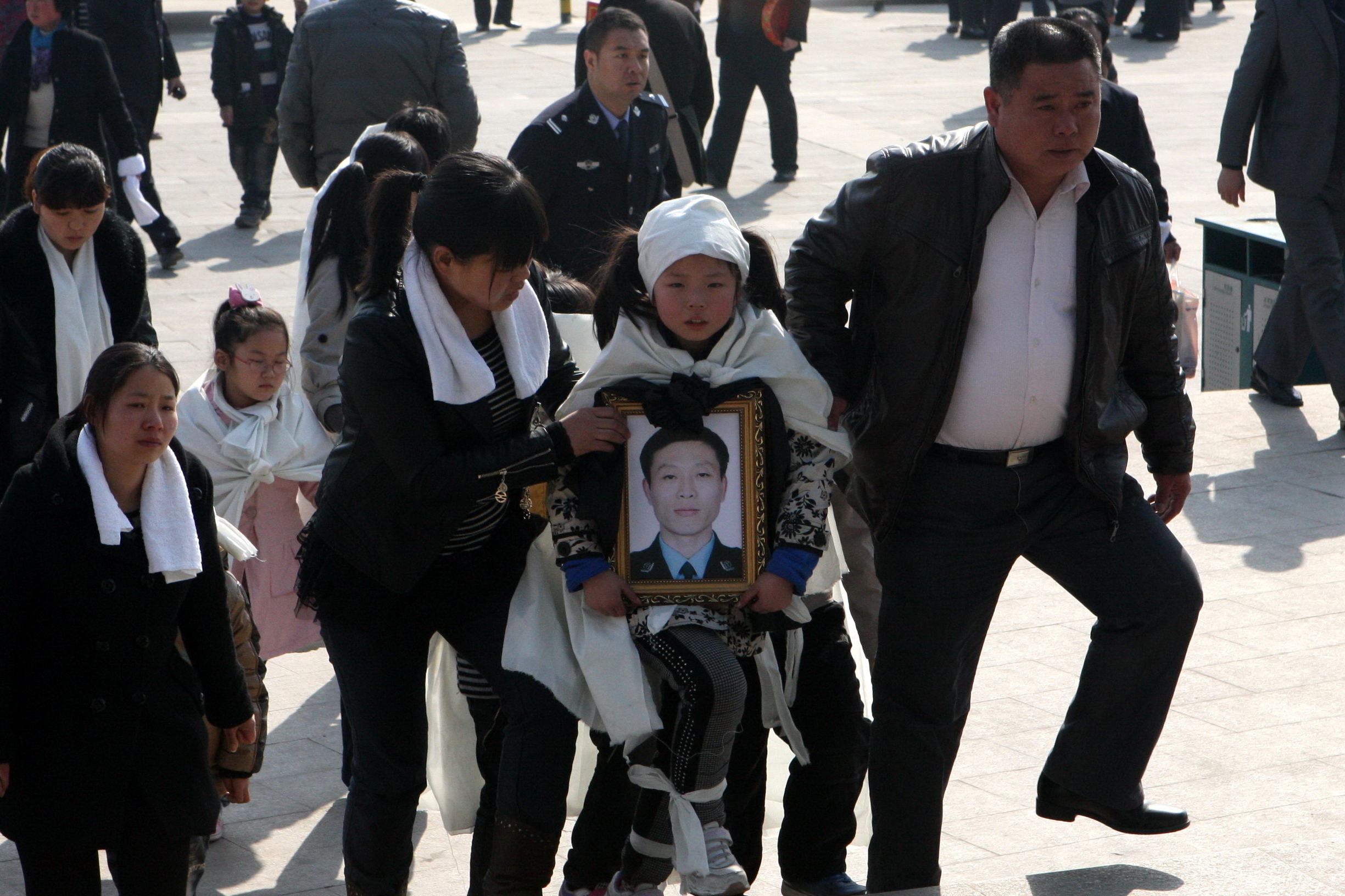 #我们的英雄#高速雷锋齐凤利:生死瞬间,救人场景不止一次上演
