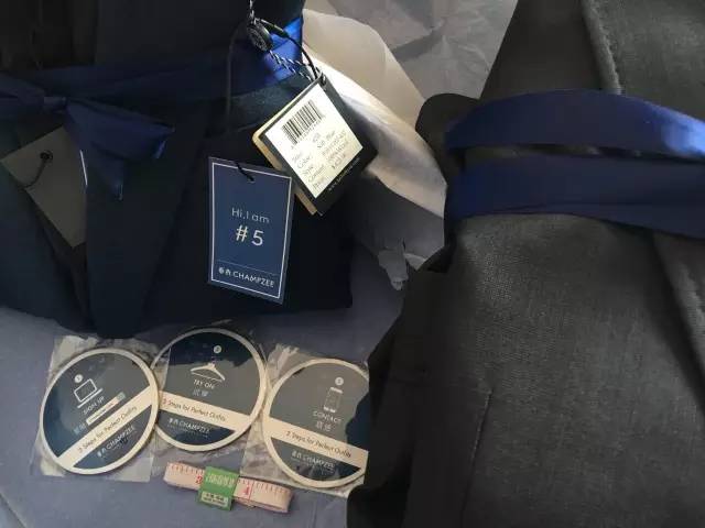 用户说｜三十度没带正装，商旅人士的必备烦恼