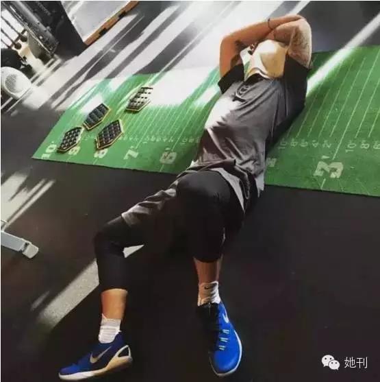 余文乐和陈冠希有点像,余文乐陈冠希哪个更潮