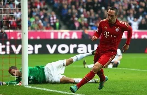 巴萨6比二赢皇马,1011欧冠半决赛巴萨vs皇马