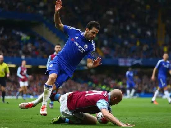 巴萨6比二赢皇马,1011欧冠半决赛巴萨vs皇马