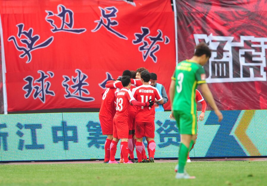 国安主场1-2不敌新鹏城遭赛季首败,国安客场输球