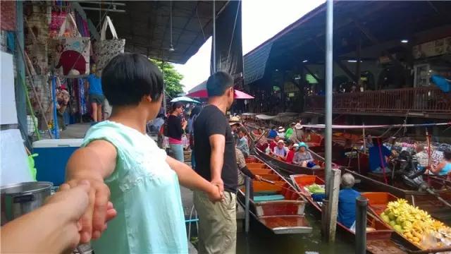 揭秘:真实的泰国人妖,昙花一现的美丽