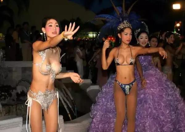 揭秘:真实的泰国人妖,昙花一现的美丽