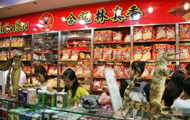 揭秘:真实的泰国人妖,昙花一现的美丽