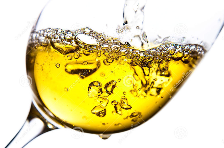 白葡萄酒是白色的吗能喝吗,白葡萄酒是白色吗