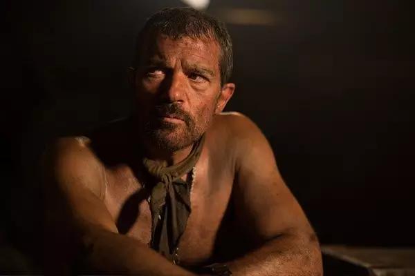 33名矿工被困地心69天后全部生还,地心营救真实事件埋在地下两个月