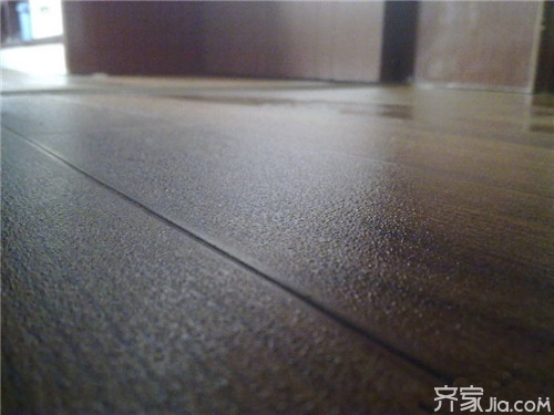 家里细盐返潮的很厉害是什么原因,夏季来了家里返潮严重