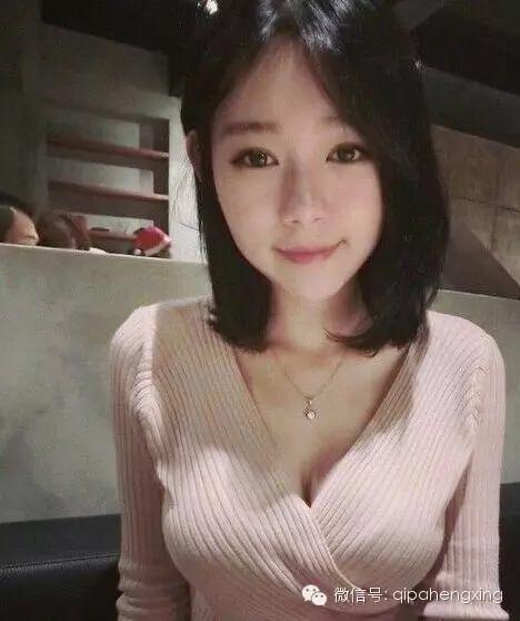 爆逗糗段,哎,那个菇娘,你踩我们的电磁炉干什么?