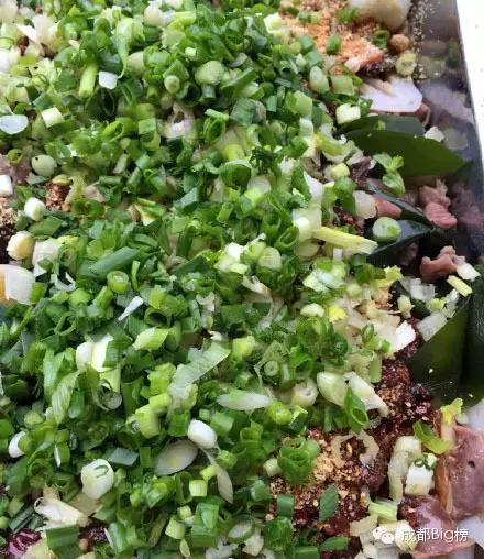 为全国人民科普火锅串串麻辣烫是每一个成都人的毕生课题