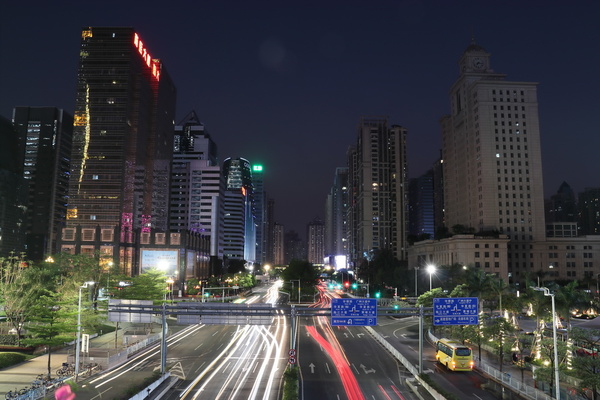 佳能eos1dxmarkiii,佳能eos77d相机使用效果怎么样