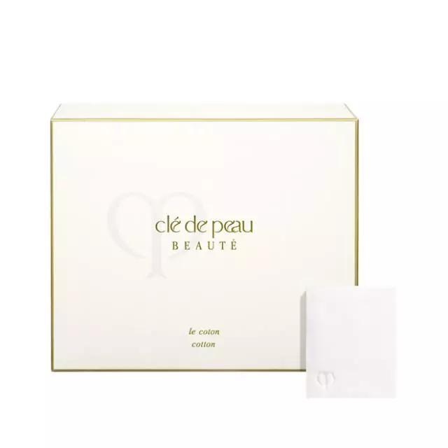 用化妆棉擦水乳,用手拍水和化妆棉