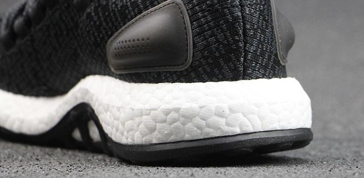 阿迪pureboostgo黑色和白色哪个好看,阿迪pureboost和ultraboost的区别