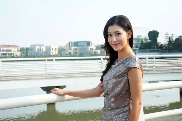 她为父还债！因《云海玉弓缘》走红，曾因拒绝*规则潜**被雪藏