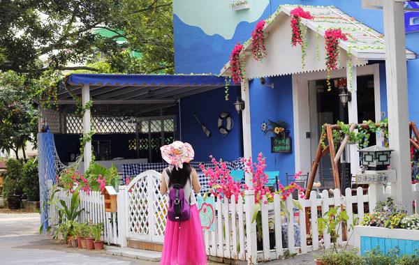 只因在人群里多看了你一眼风景,只因为在人群中多看了你一眼男生