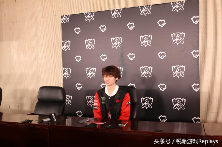 957解说搞笑名场面,957赛后玩梗