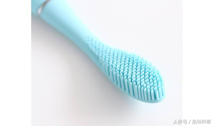 鹿晗给关晓彤买的表,鹿晗买一万二千颗宝石做的手表