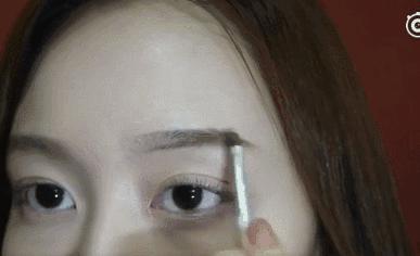 「FLACOO芙兰珂」初秋最chic眼影组合，唐嫣和baby亲自示范！