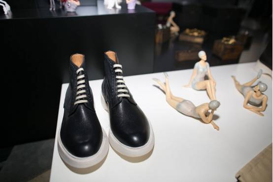 穿很潮去买手店,穿潮流约女神魔都潮流买手店指南