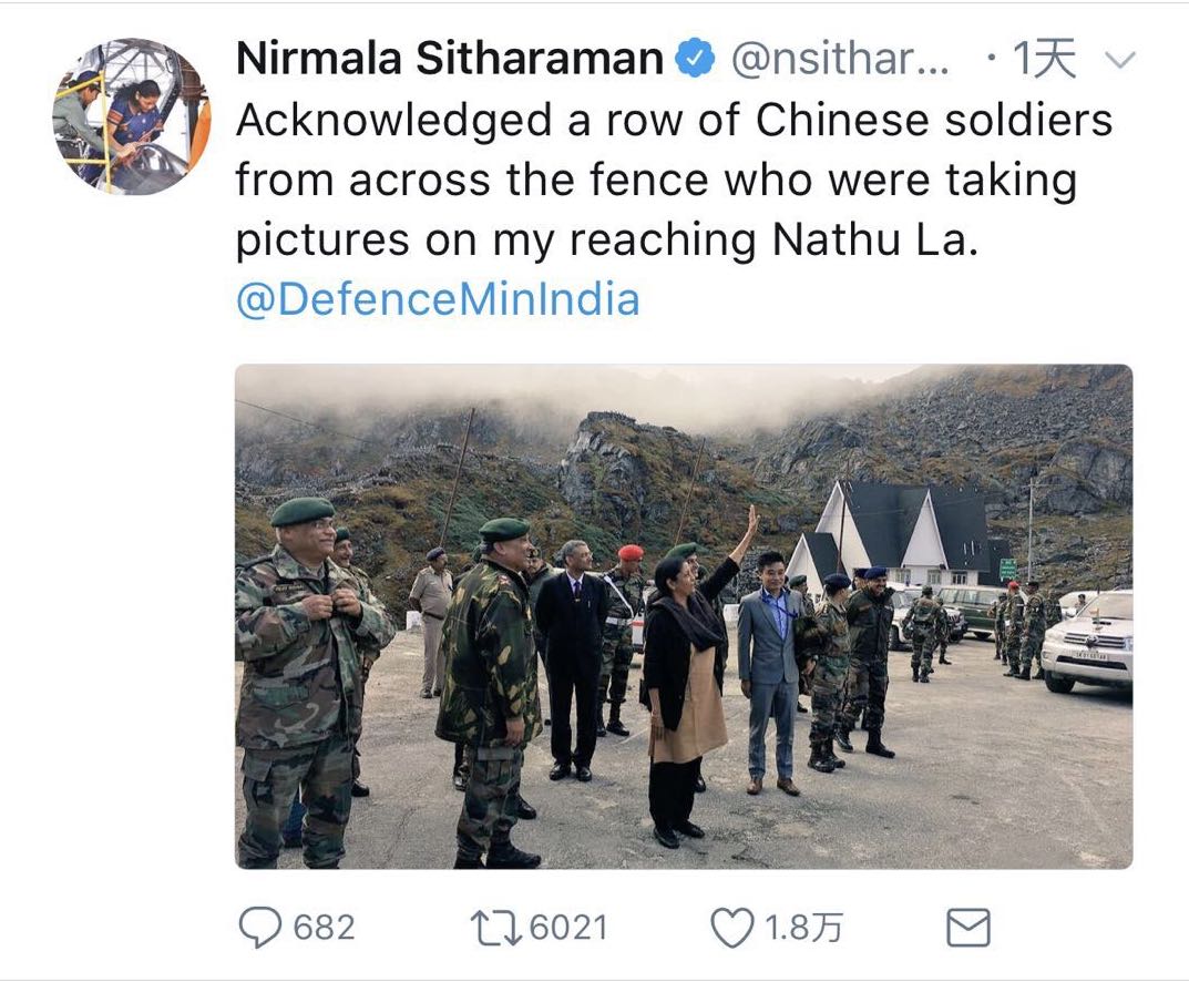 印度女防长向解放军行礼视频,向守护在祖国边境边防战士敬礼