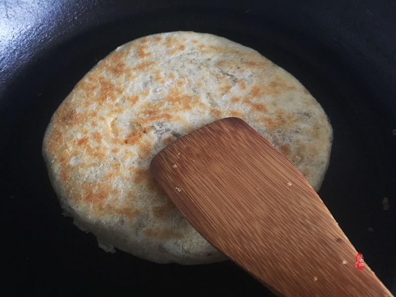 外皮酥脆馅料浓郁,外皮焦香酥脆内馅丰富柔软