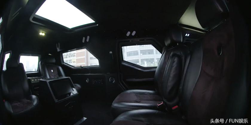 价值2000万防爆防弹的全球限量版豪车内饰,还可以玩ps3游戏