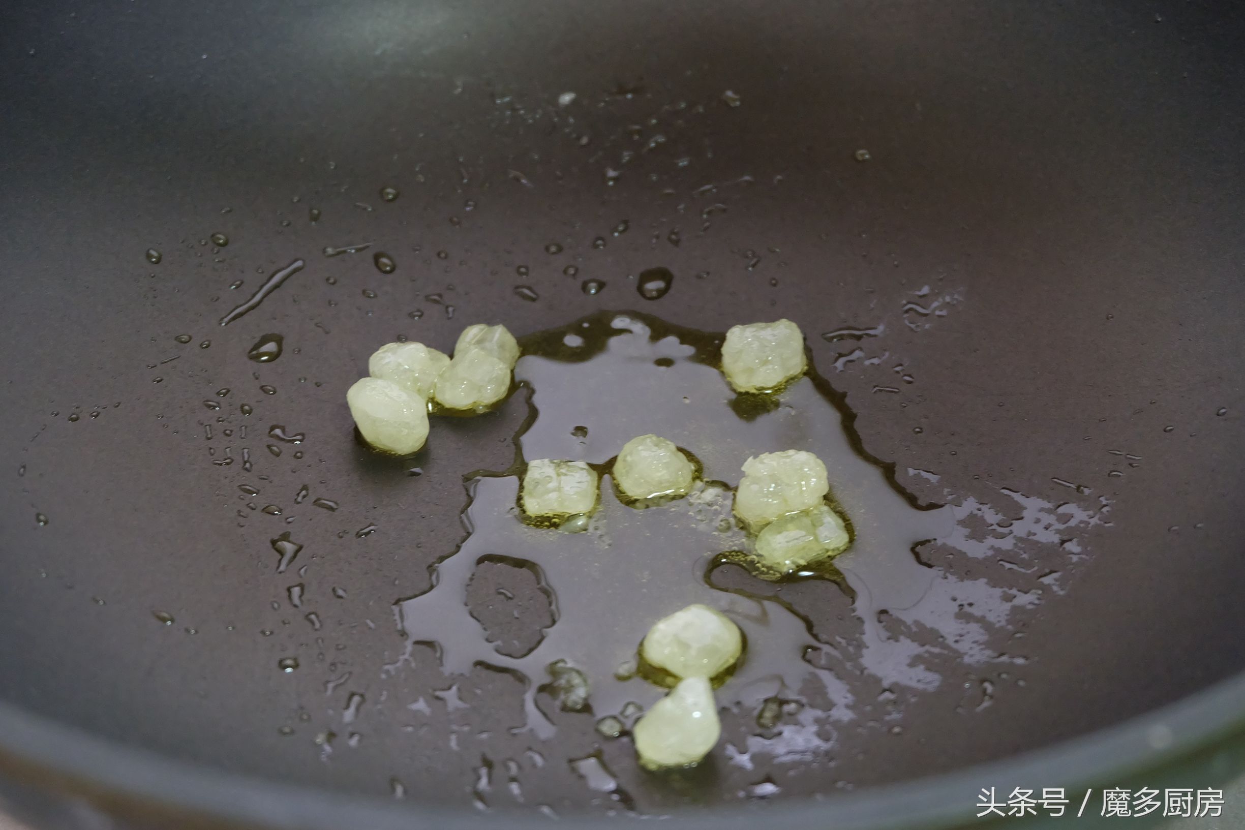 砂锅炖五花肉好吃吗,砂锅炖白菜豆腐香菇土豆五花肉